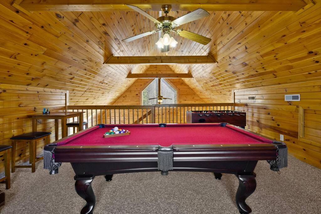 Beautiful 2 Bed Cabin With Hot Tub And Resort Pool Sevierville Exterior photo