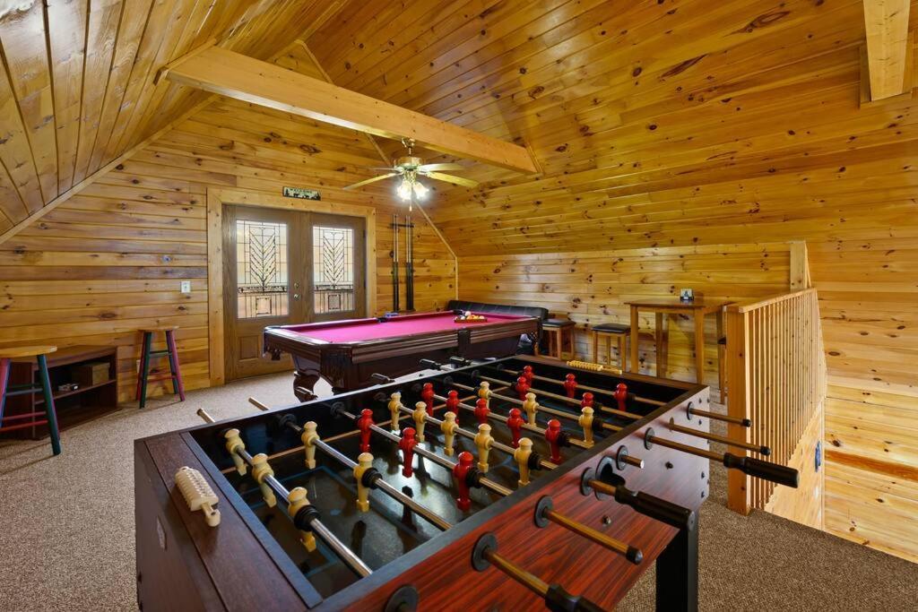 Beautiful 2 Bed Cabin With Hot Tub And Resort Pool Sevierville Exterior photo