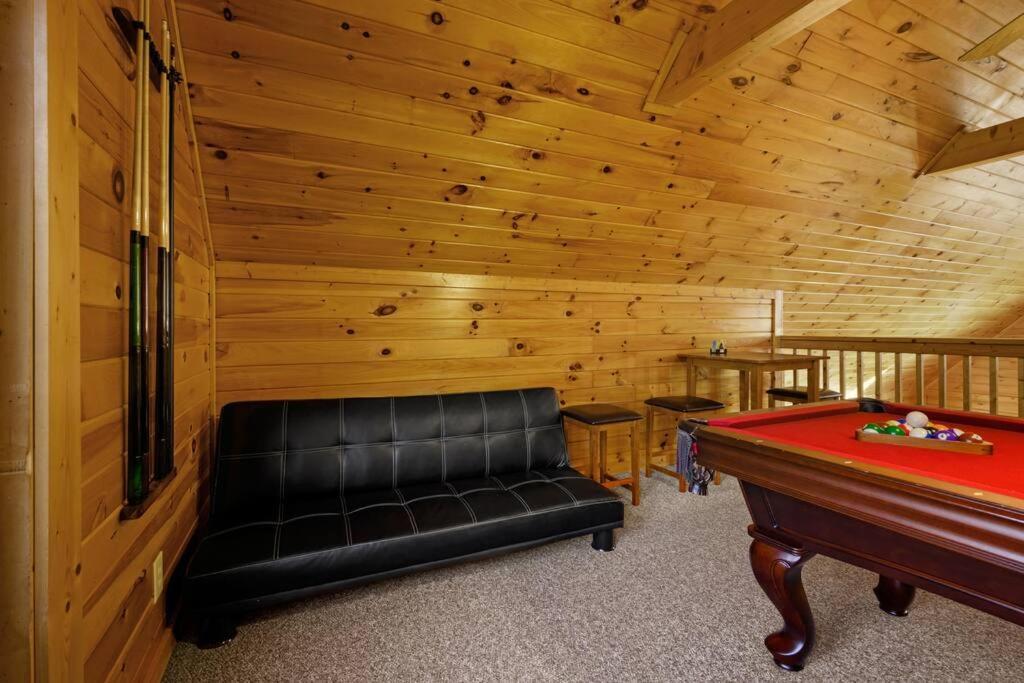 Beautiful 2 Bed Cabin With Hot Tub And Resort Pool Sevierville Exterior photo