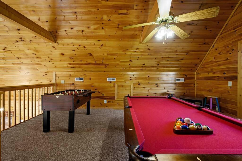 Beautiful 2 Bed Cabin With Hot Tub And Resort Pool Sevierville Exterior photo